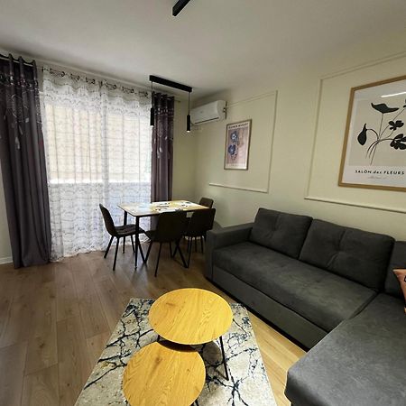 Charming Comfort Apartment Tirana Esterno foto
