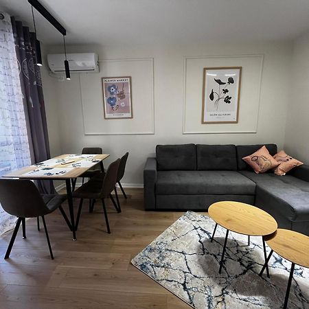 Charming Comfort Apartment Tirana Esterno foto