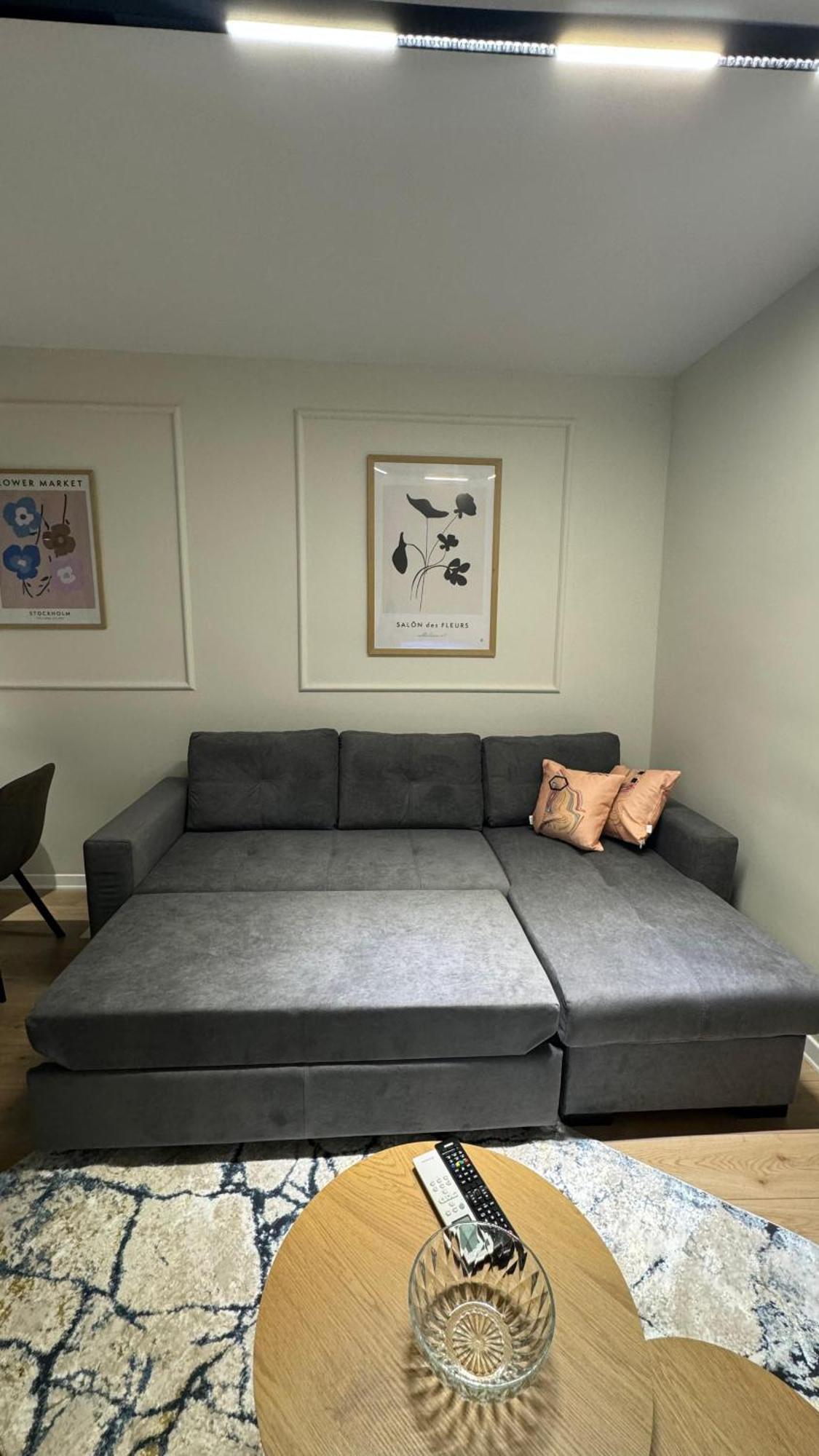Charming Comfort Apartment Tirana Esterno foto