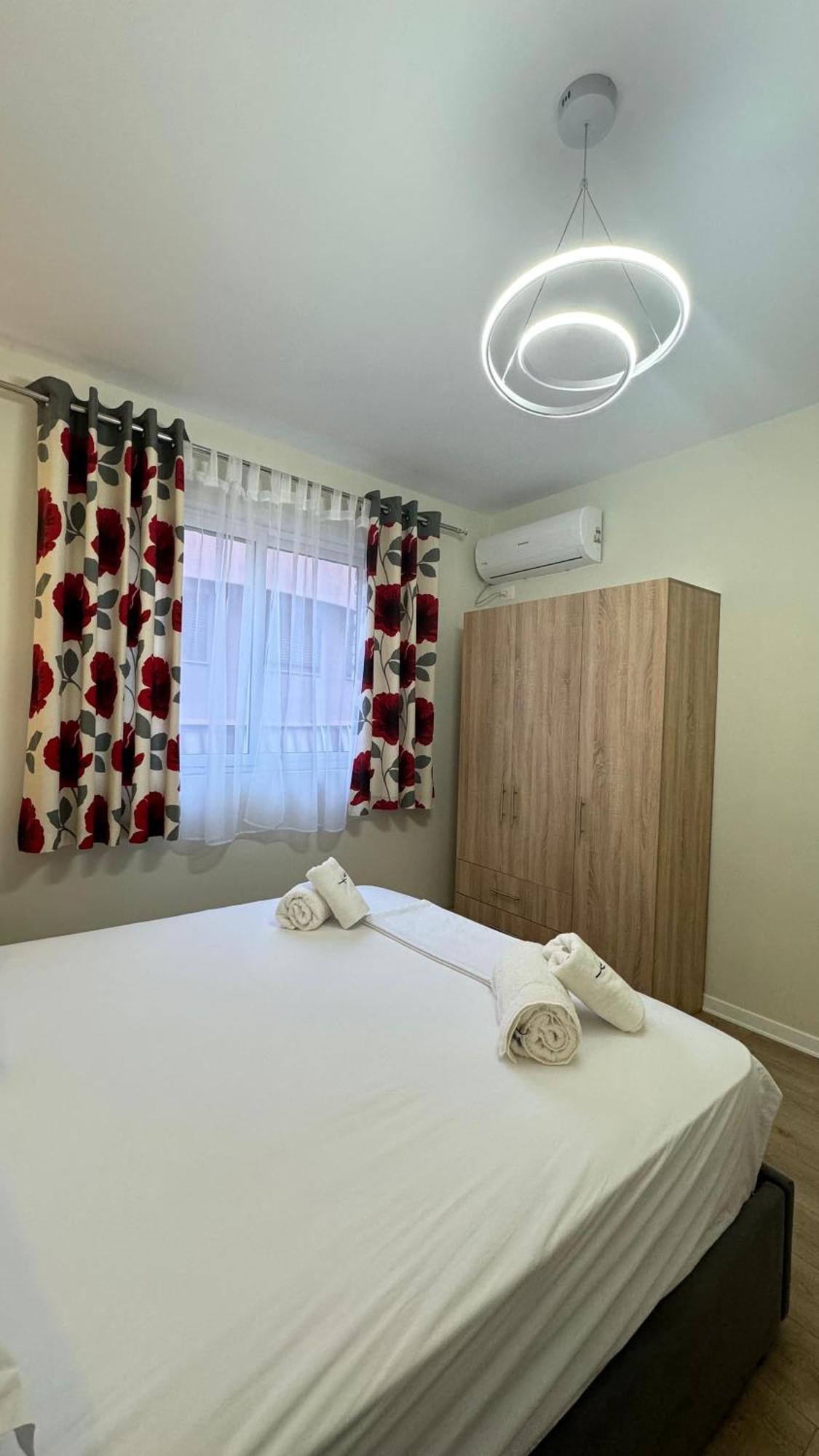 Charming Comfort Apartment Tirana Esterno foto
