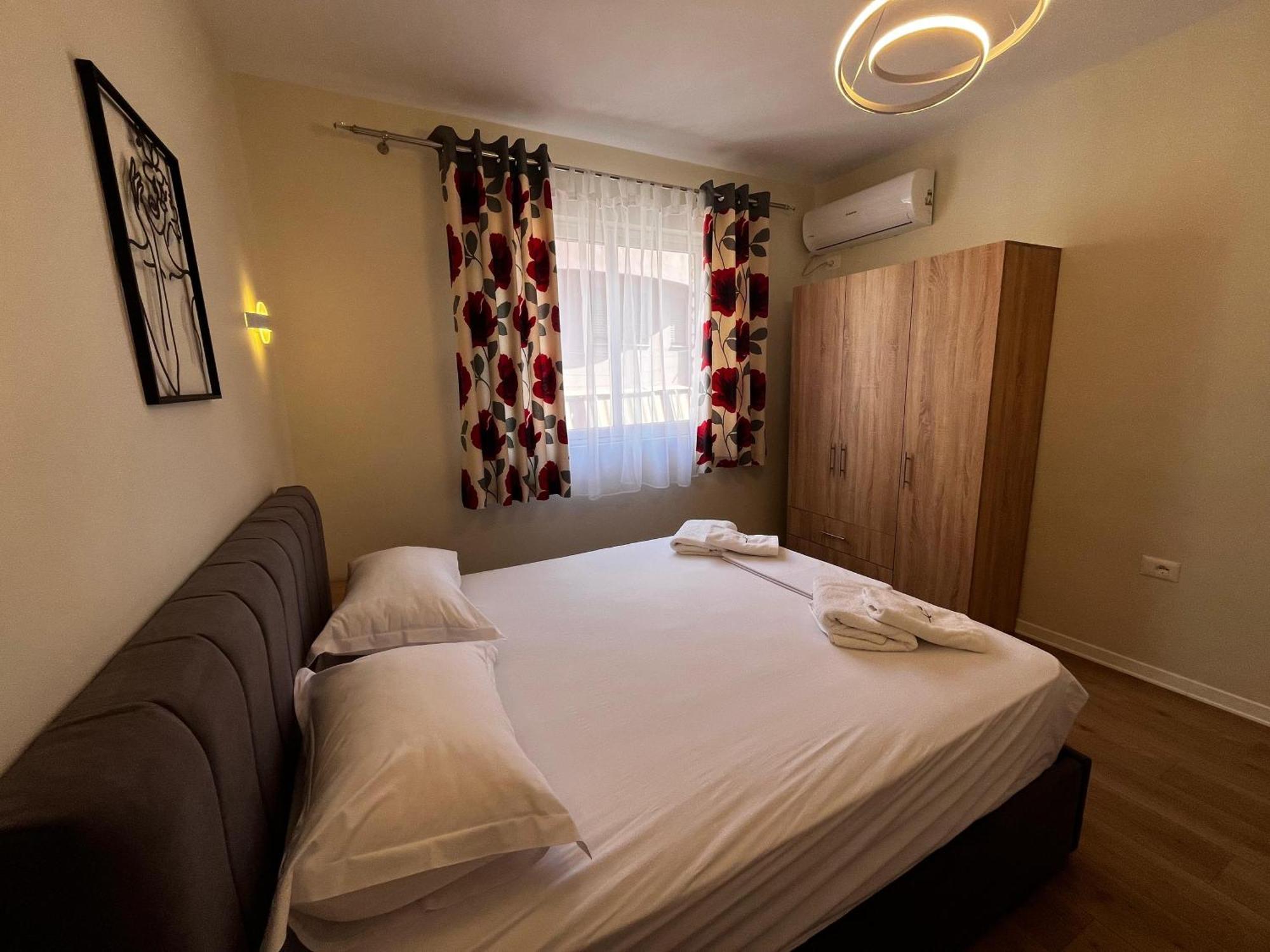Charming Comfort Apartment Tirana Esterno foto