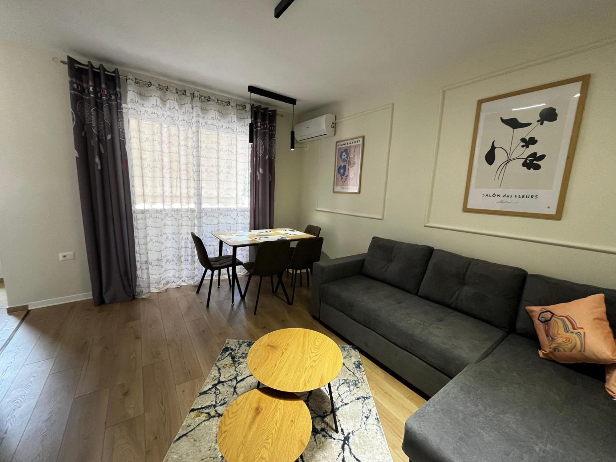 Charming Comfort Apartment Tirana Esterno foto
