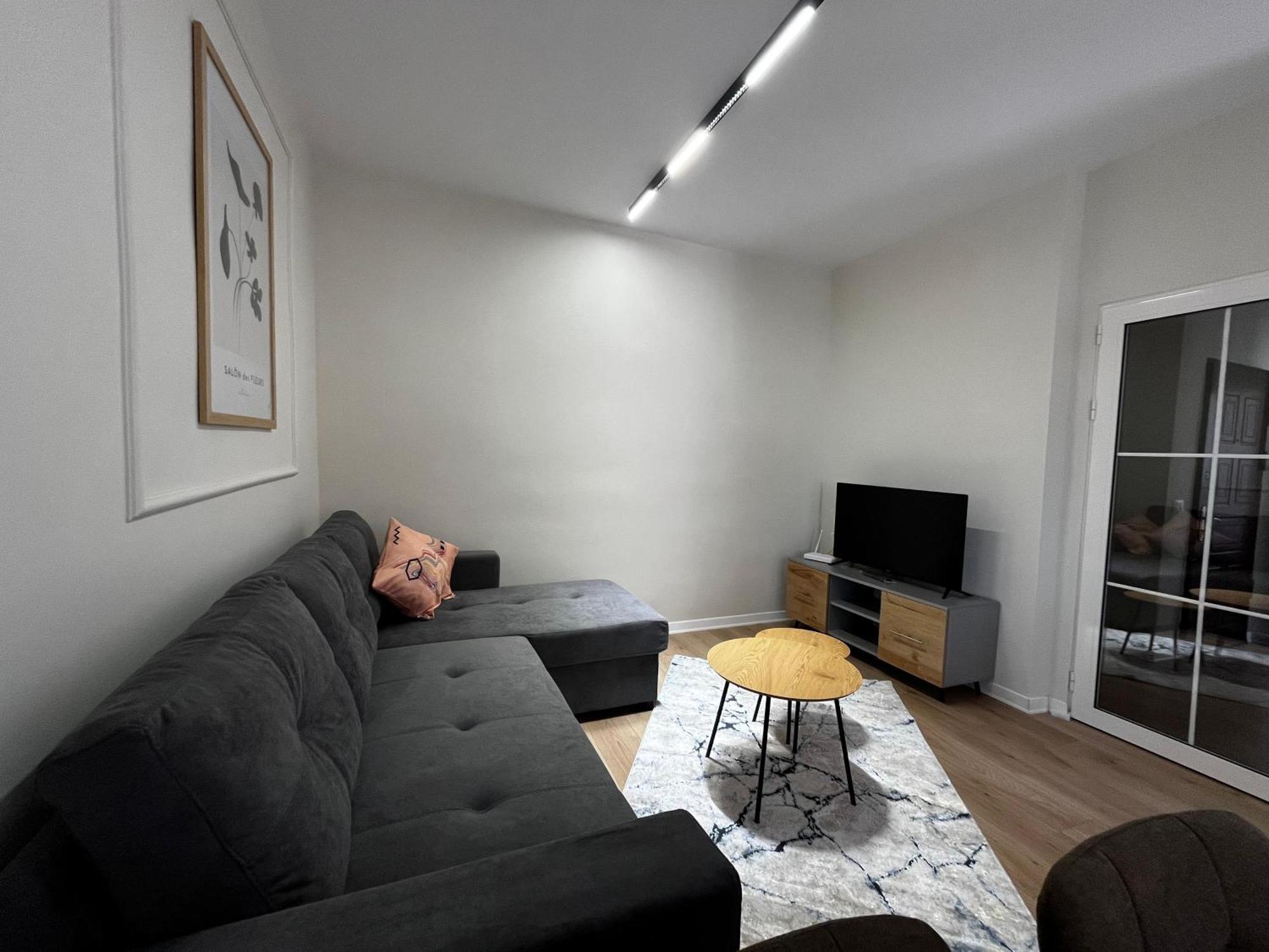 Charming Comfort Apartment Tirana Esterno foto